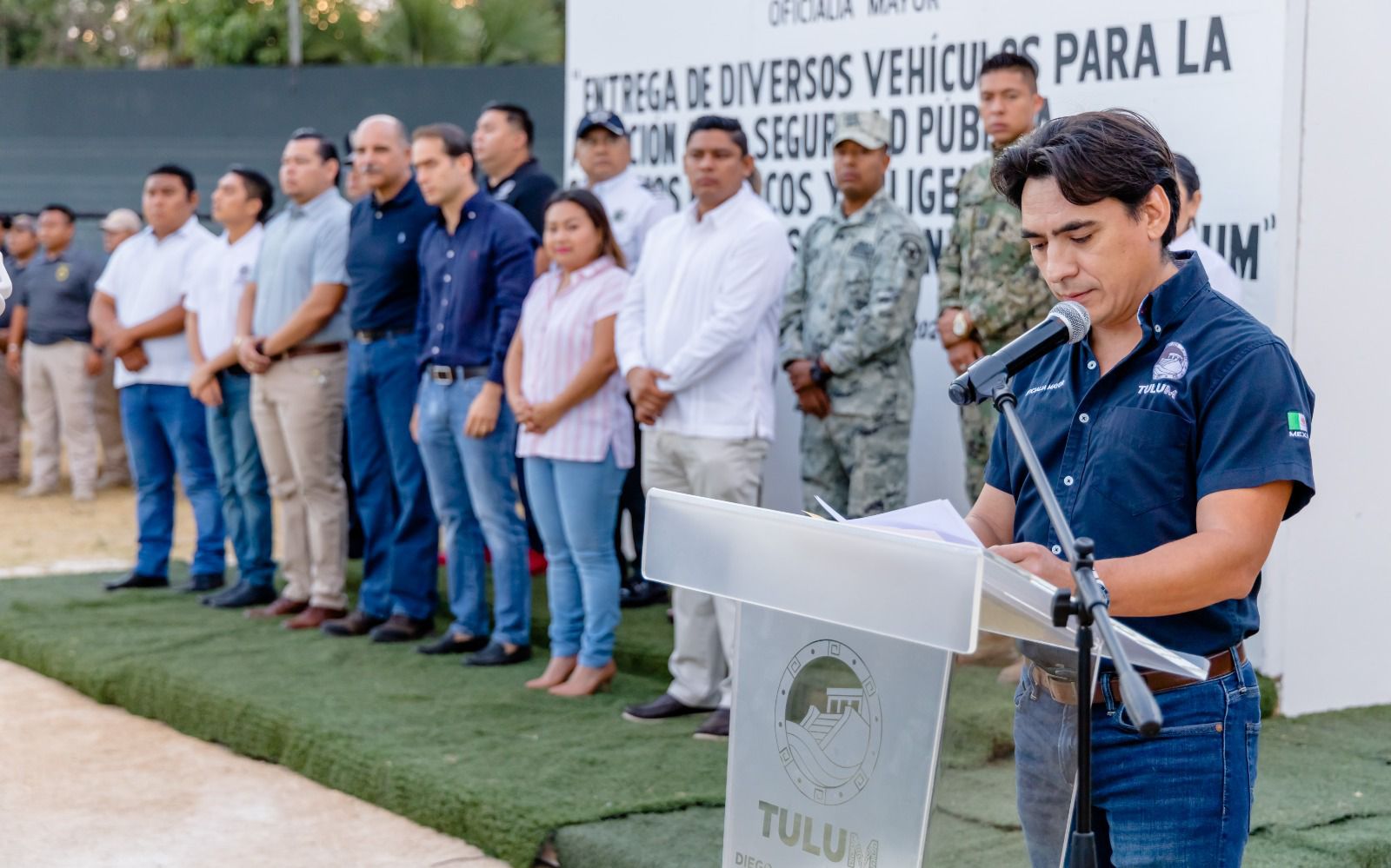 Diego Castañón entrega nuevos vehículos para brindar servicios de calidad a familias de Tulum