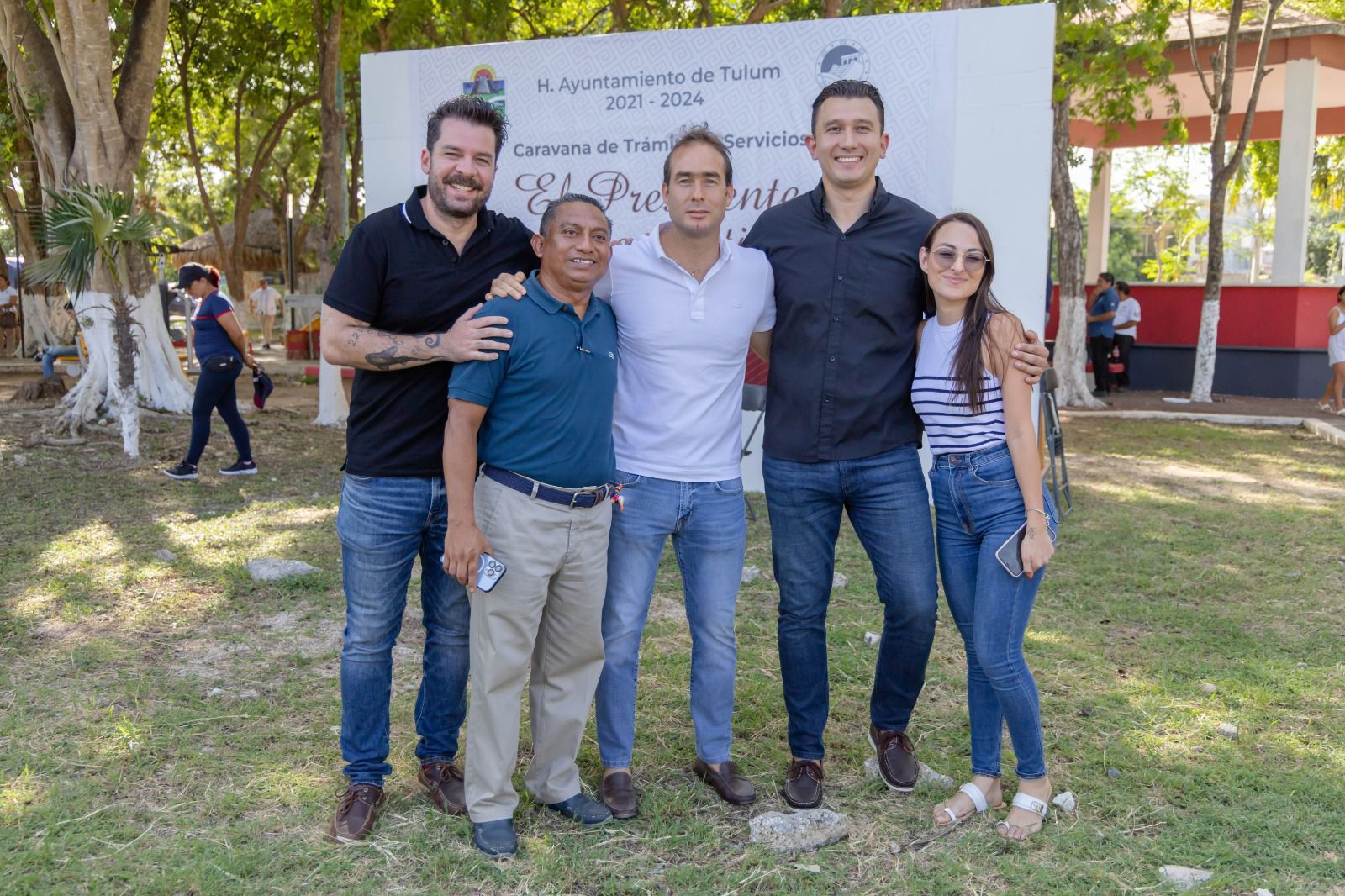 Diego Castañón acerca trámites y servicios del Ayuntamiento a la colonia Huracanes