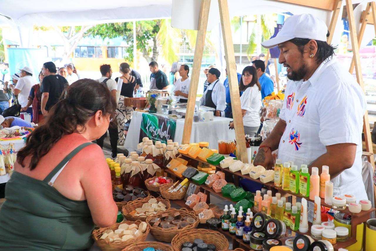 Exitosa exposición gastronómica por festejos de Solidaridad