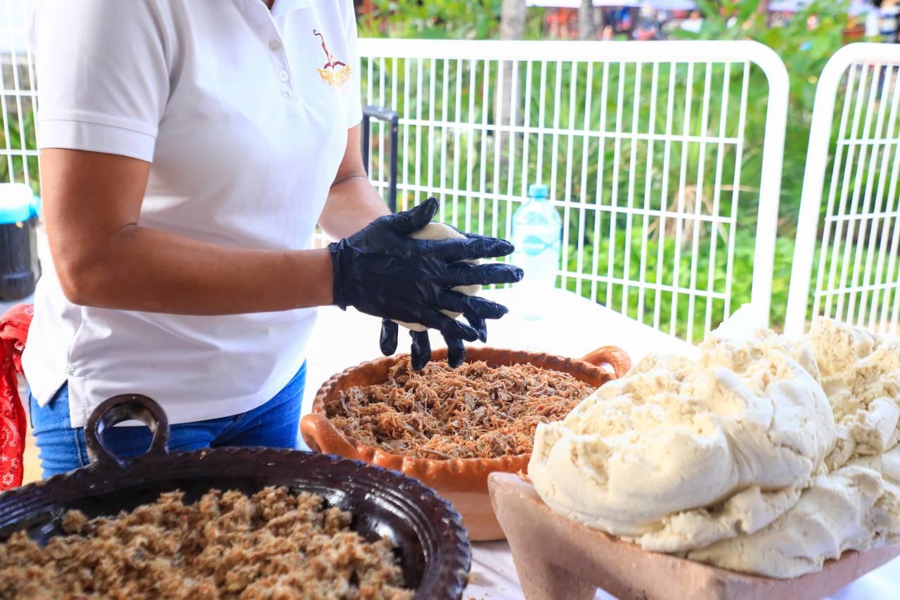 Exitosa exposición gastronómica por festejos de Solidaridad