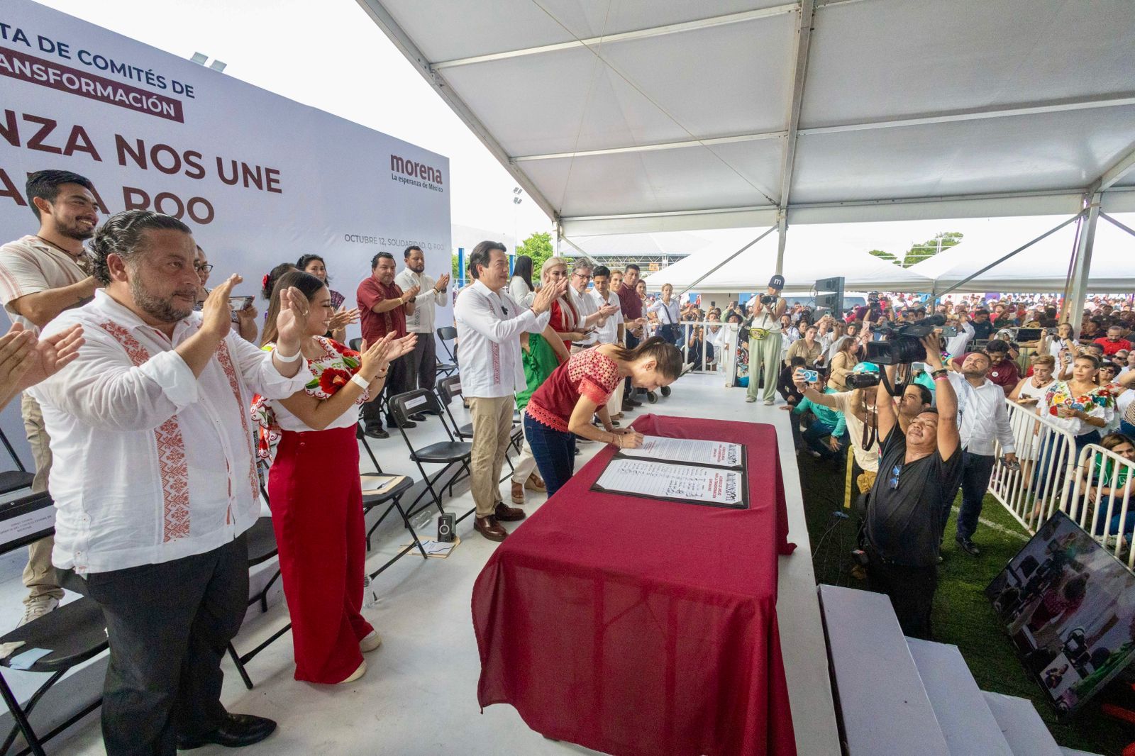 Johana Acosta y Morenistas de Quintana Roo firman acuerdo de unidad con Claudia Sheinbaum