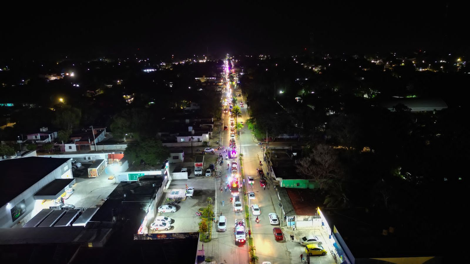 Mary Hernández une a familias en el encendido de luces navideñas de Felipe Carrillo Puerto