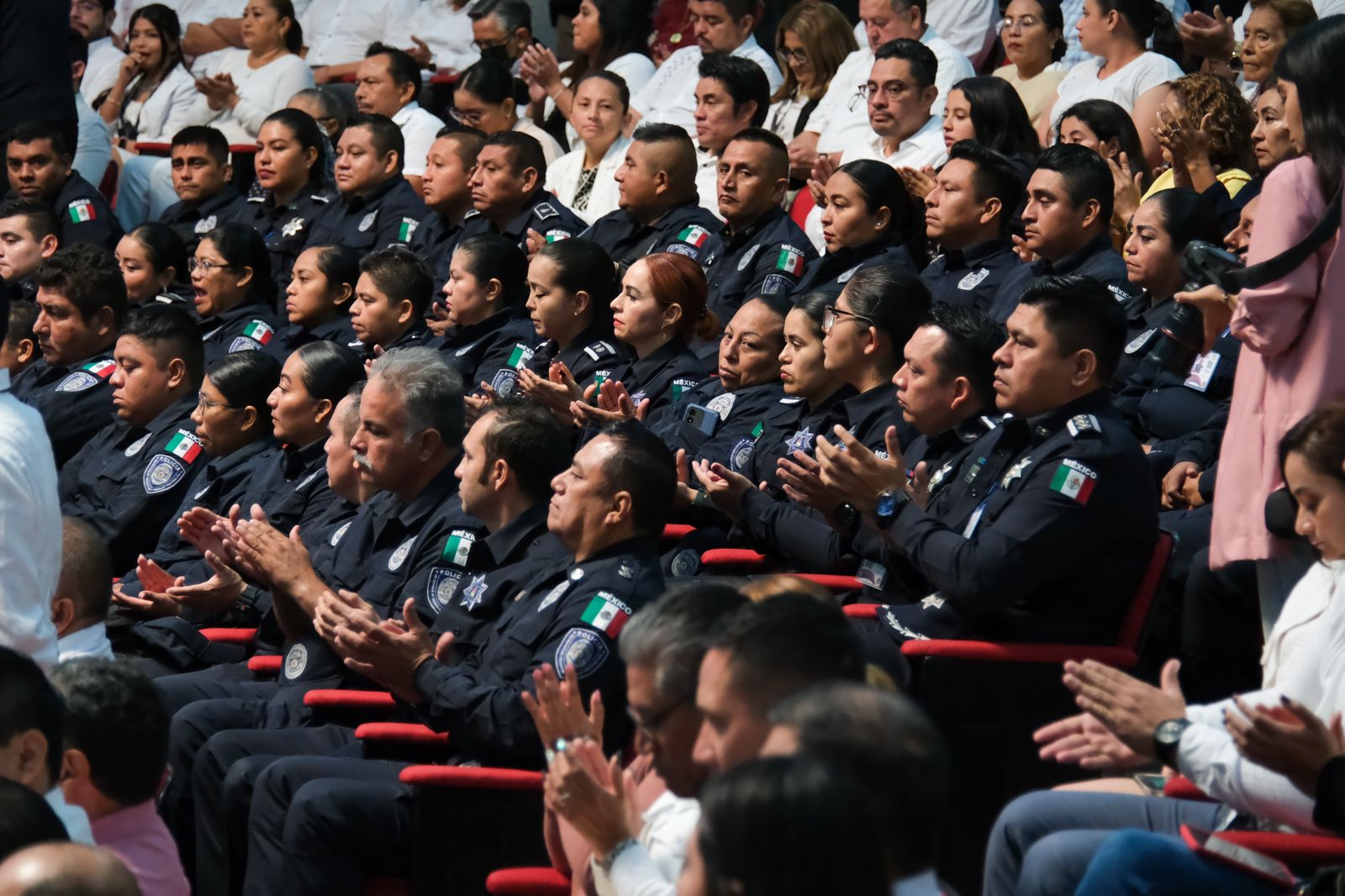 Entrega Mara Lezama la Medalla al Mérito Policial Quintana Roo 2023 por su desempeño y labor al servicio de la ciudadanía