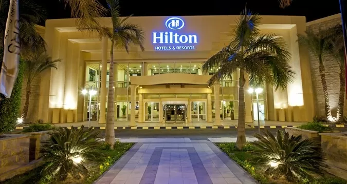 Hilton anunció que Hampton by Hilton ha logrado una vez más un hito destacado, marcando 15 años consecutivos como la franquicia hotelera número uno en la categoría Hoteles y Moteles de la Franquicia 500 de la revista Entrepreneur.

Hampton by Hilton mantiene su estatus como la marca más ganadora, estableciendo consistentemente récords con la clasificación de franquicia hotelera número 1 más total y consecutiva en la lista altamente competitiva.

La marca también ocupó el puesto número 8 en general en la lista de este año de las principales franquicias del mundo, un puesto más que el año pasado.  

En total, las marcas Hilton ocuparon los seis primeros lugares en la categoría de Hoteles y Moteles, y un notable 11 de los 15 primeros en ese grupo.

Esas marcas incluyen Canopy by Hilton, Hilton Hotels & Resorts, Curio Collection by Hilton, DoubleTree by Hilton, Tapestry Collection by Hilton, Embassy Suites by Hilton, Hilton Garden Inn, Tru by Hilton, Homewood Suites by Hilton y Home2 Suites by Hilton.  