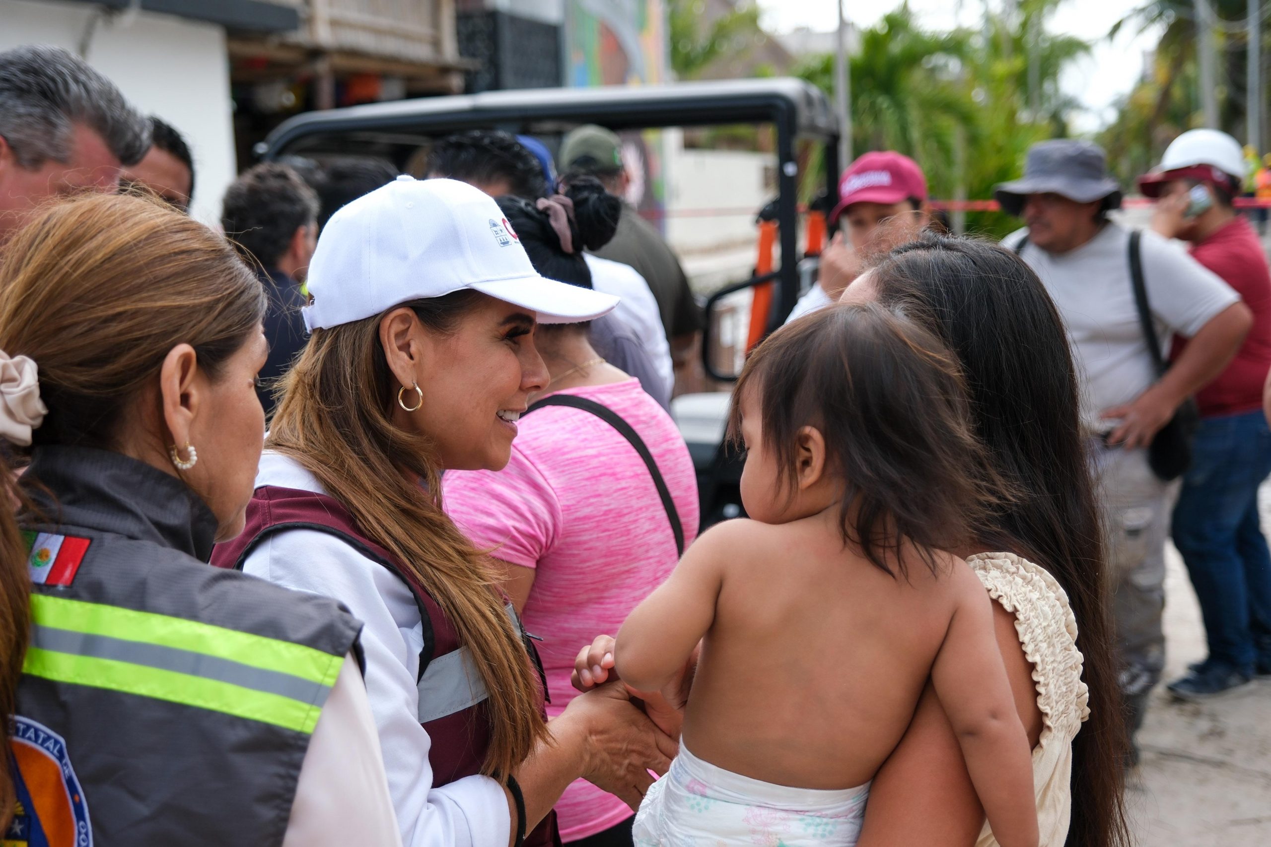 Supervisa Mara Lezama trabajos en Holbox tras frente frío