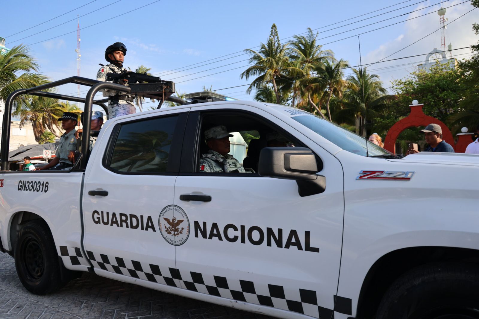 Banderazo del Operativo Vacacional de Semana Santa en Isla Mujeres 