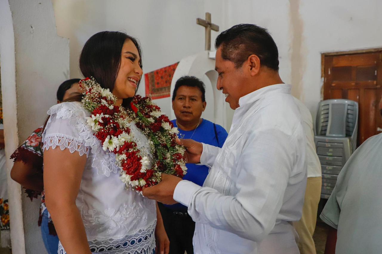 Mary Hernández recibe nombramiento maya “Hermana del Pueblo”