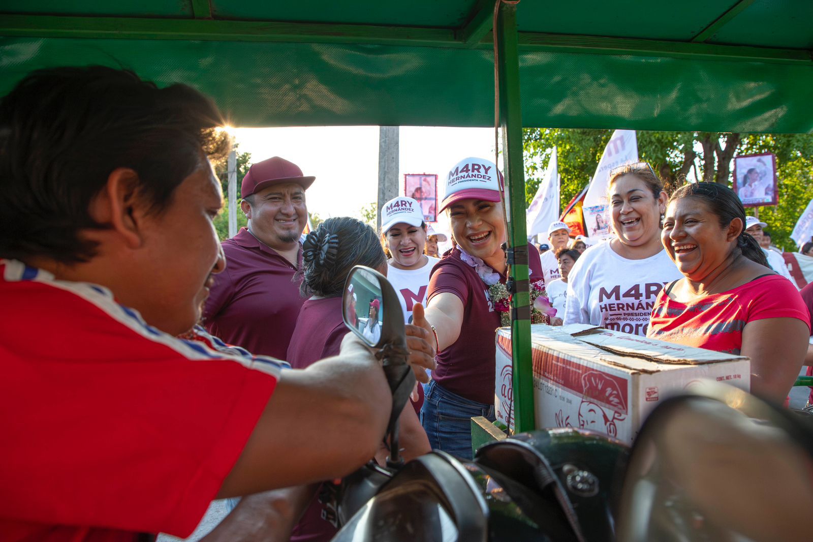 Mary Hernández visita el bastión morenista de Chunhuhub