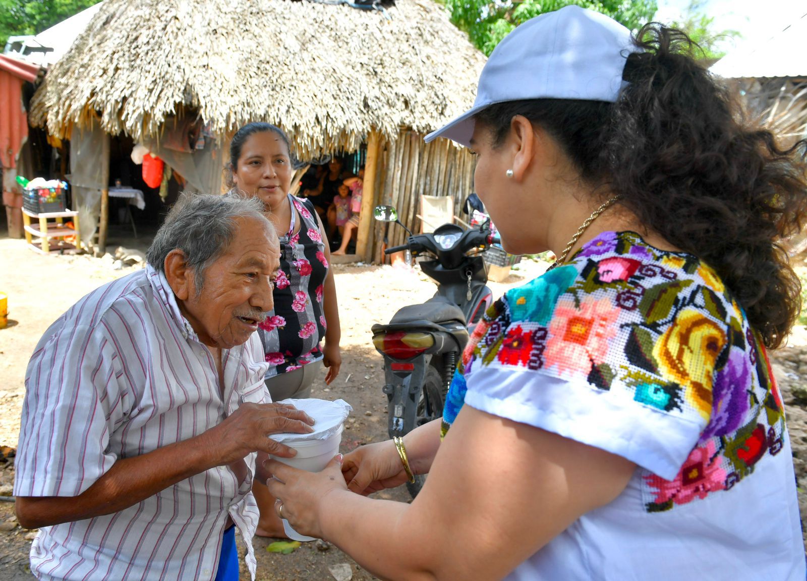 DIF de Felipe Carrillo Puerto garantiza nutrición de adultos mayores en situación vulnerable