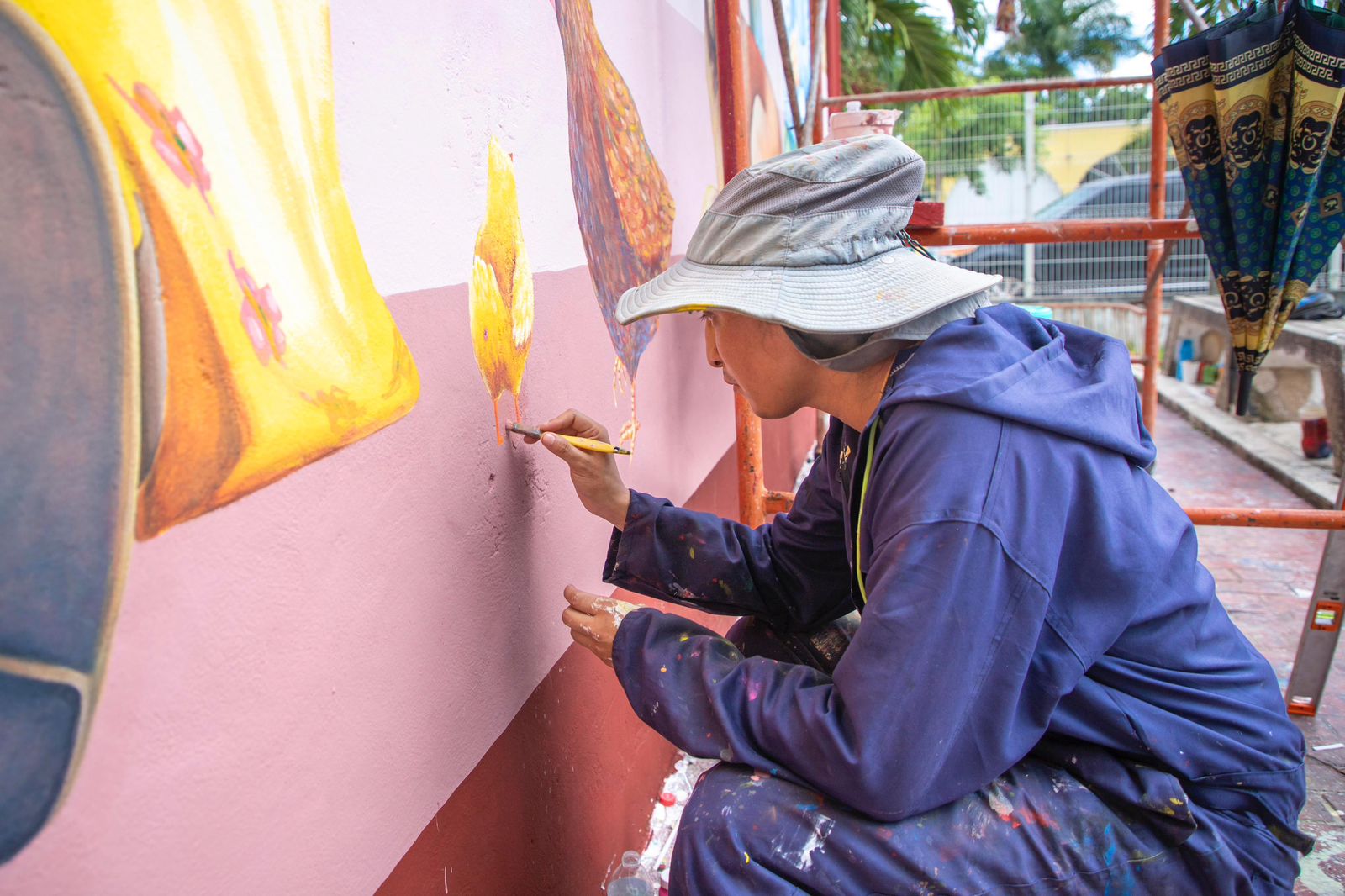 Artistas Carrilloportenses plasman en colorido mural la historia del municipio Maya