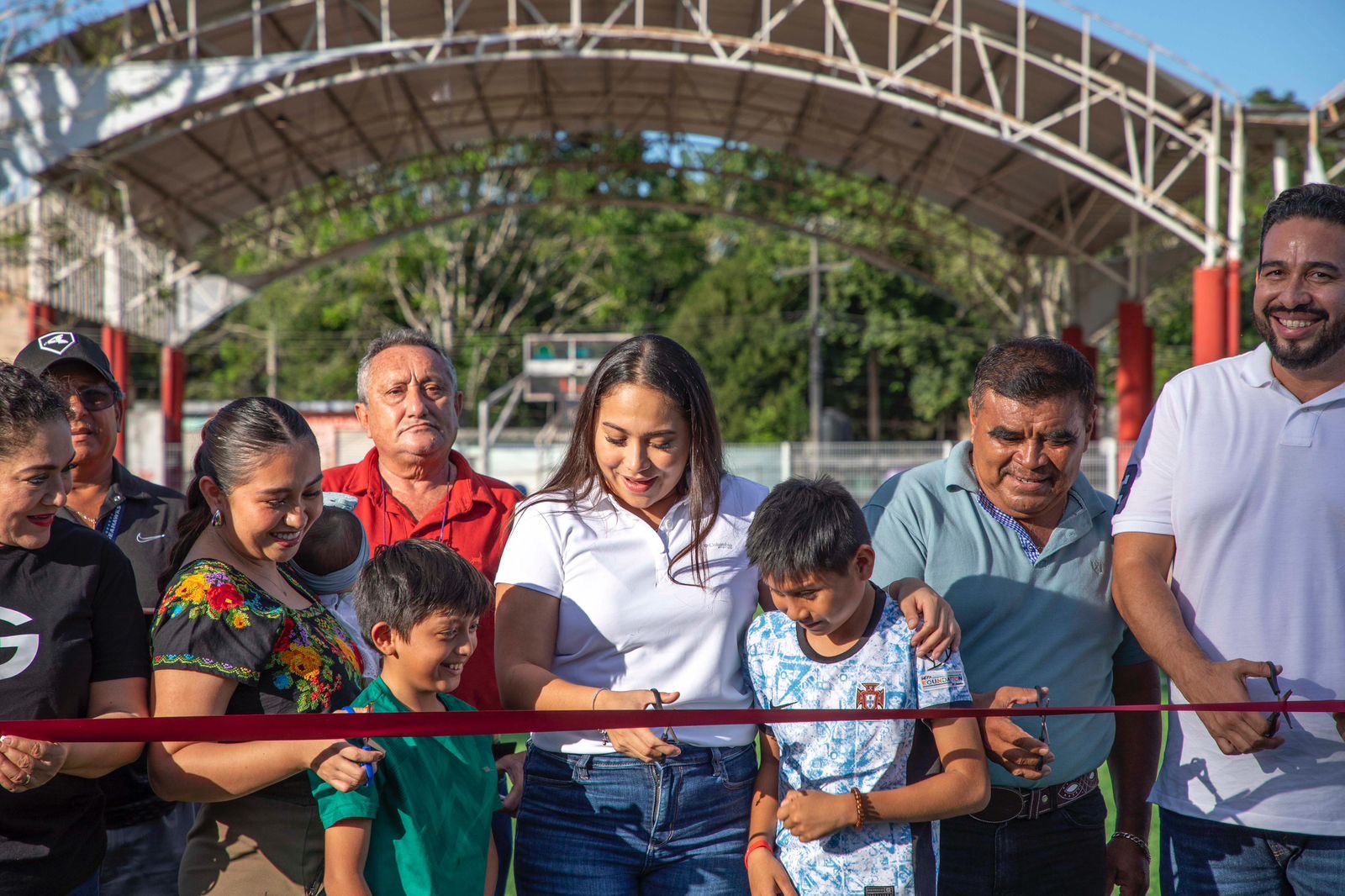 FCP Crece para Todos: Mary Hernández entrega nuevo espacio multideportivo en Chunhuhub