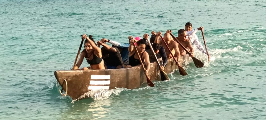 Los canoeros se preparan para la Travesía Sagrada Maya