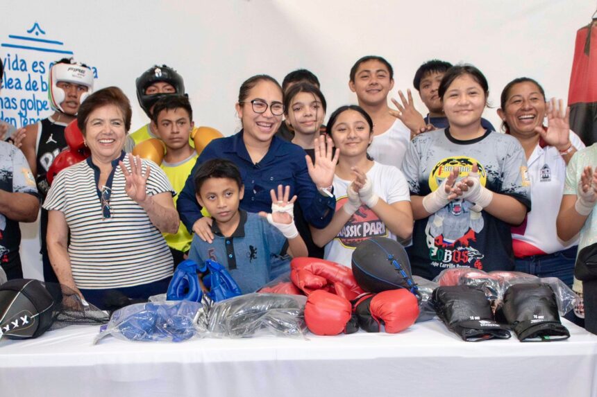 Mary Hernández impulsa el deporte en Felipe Carrillo Puerto con entrega de equipamiento de box