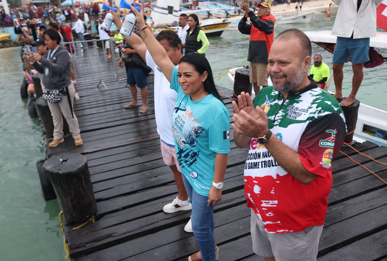 Puerto Morelos vive gran ambiente deportivo con el XIX Maratón de aguas abiertas, "Ruta del Arrecife"