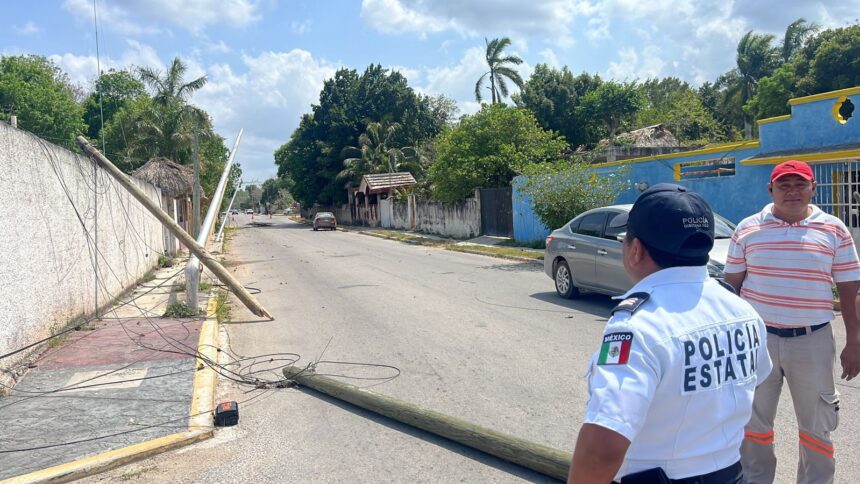 Atiende Protección Civil daños en Postes de la Colonia Centro