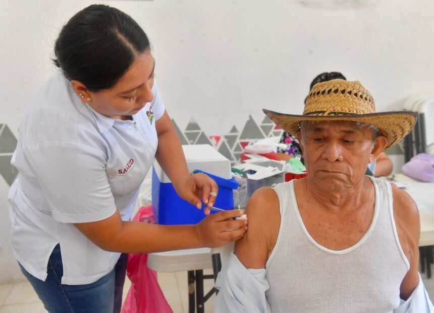 Mary Hernández impulsa vacunación grauita para adultos mayores en Felipe Carrillo Puerto